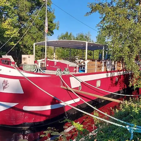 Péniche D'hôtes Couette-café