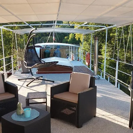 Péniche D'hôtes Couette-café